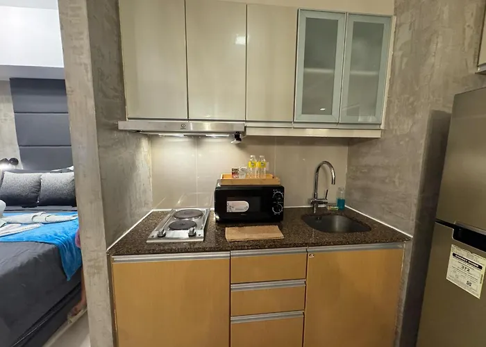 Apartment Industrial Chic In Mckinley Hill Walk To Venice Mall