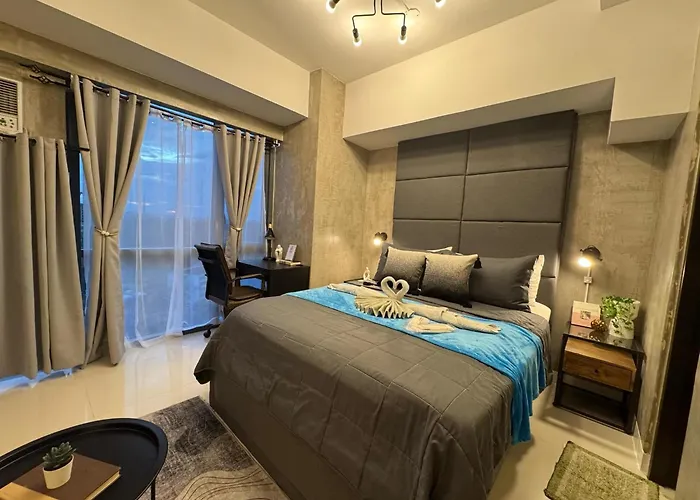 Industrial Chic In Mckinley Hill Walk To Venice Mall Manila