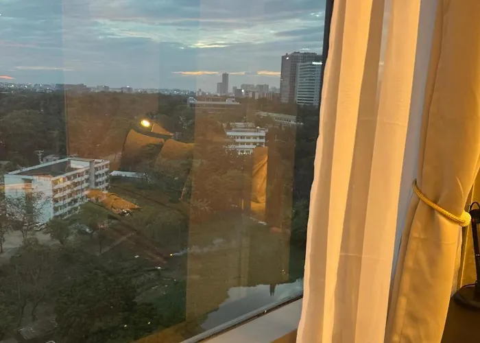 Apartment Industrial Chic In Mckinley Hill Walk To Venice Mall