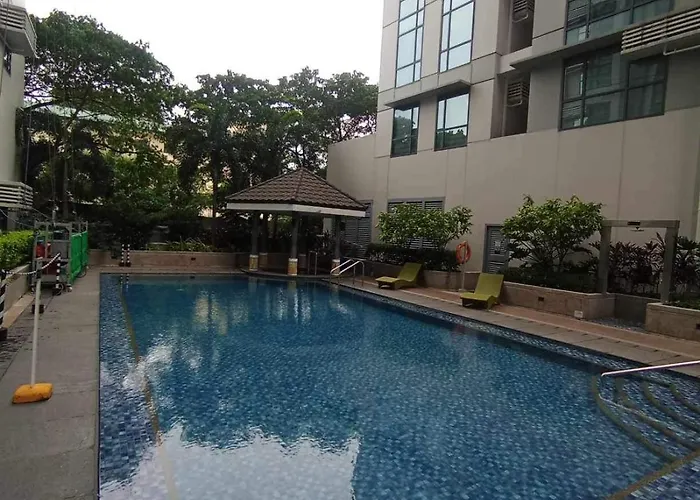 Industrial Chic In Mckinley Hill Walk To Venice Mall * Manila